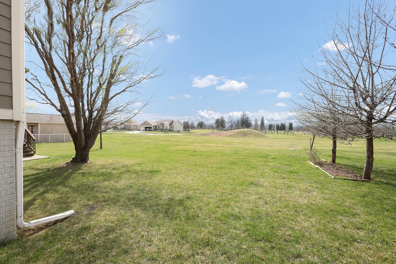 Property Photo: 1221 Oakwood Drive IA 50219