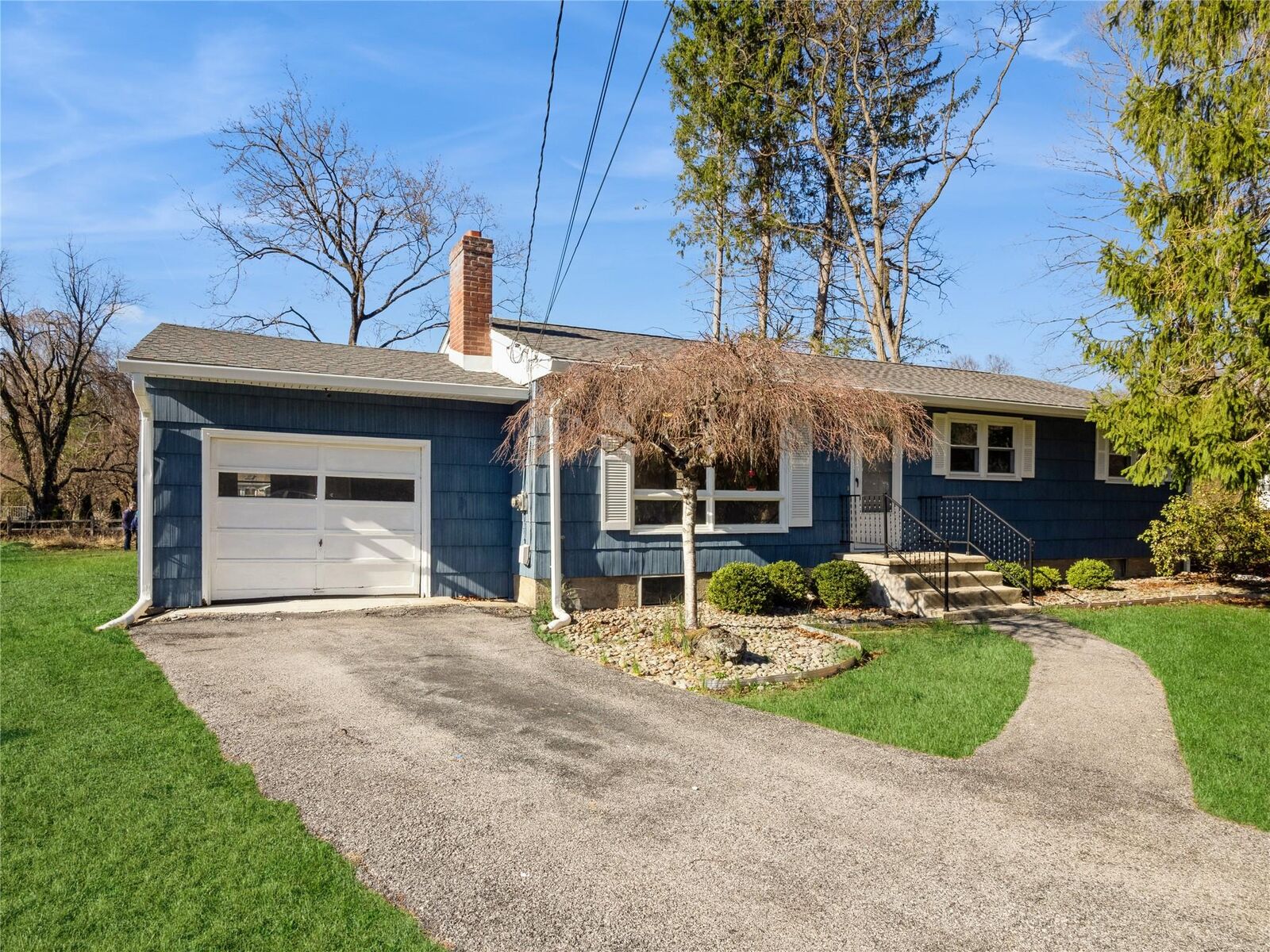 Property Photo: 29 Circle NY 12538