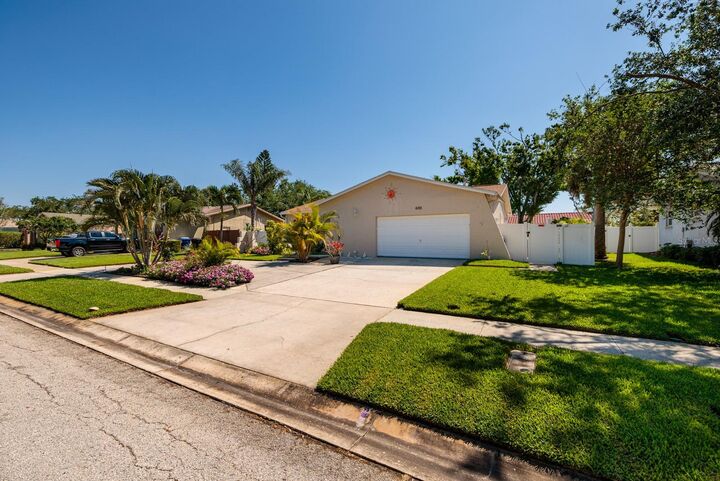 Property Photo:  6001 19th Street NE  FL 33703 