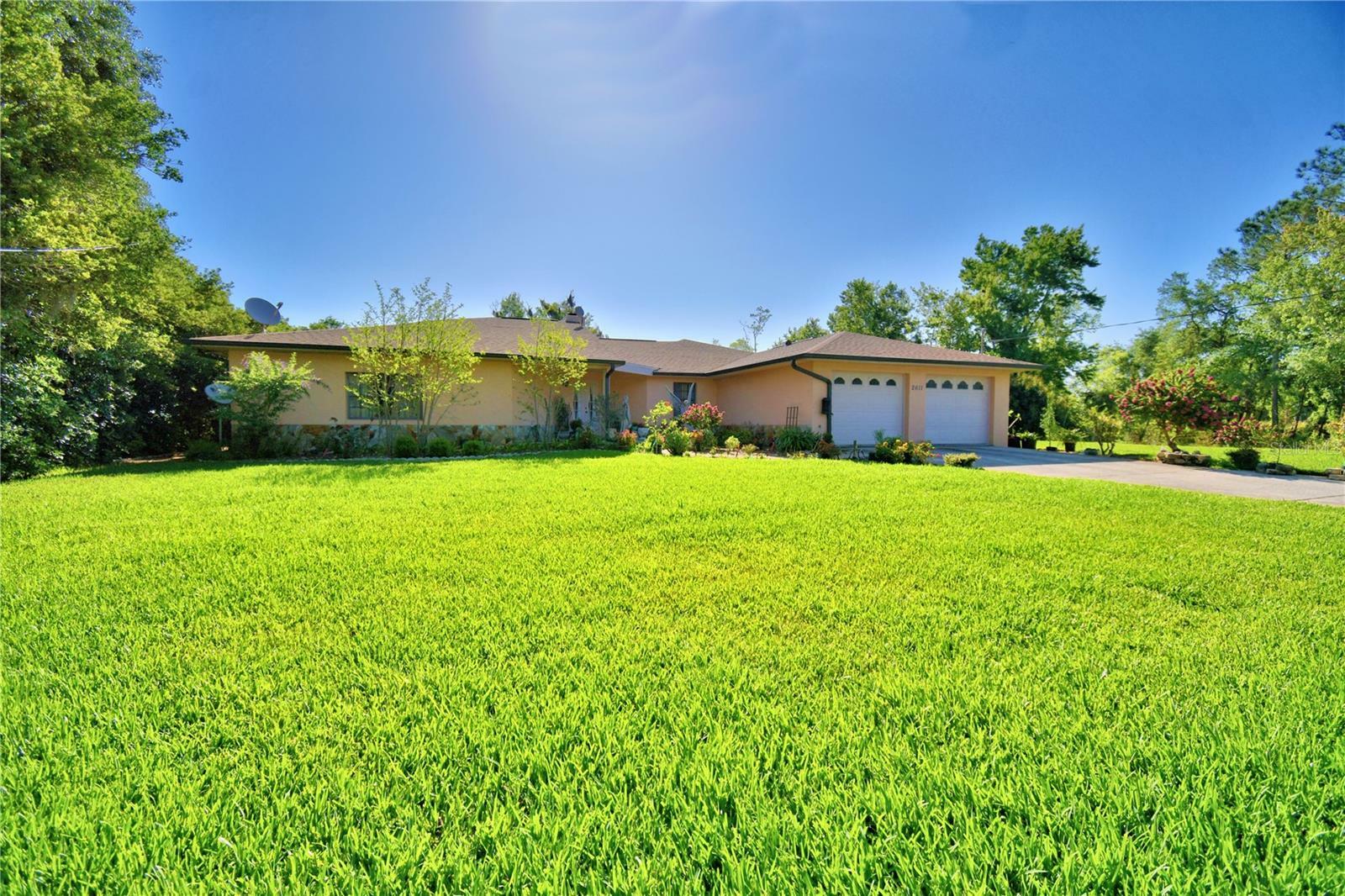 Property Photo: 2611 State Road 557 FL 33850