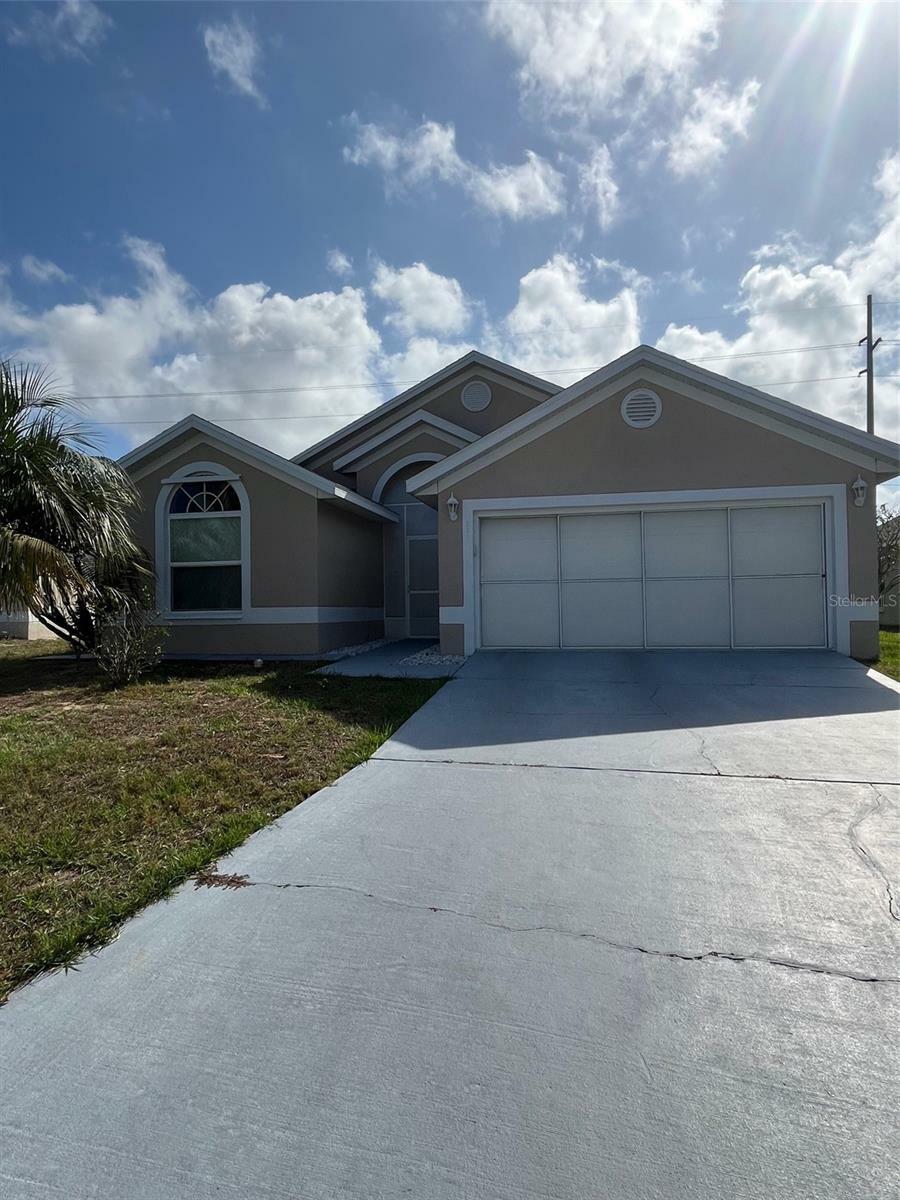 Property Photo: 230 Halstead Drive FL 33897