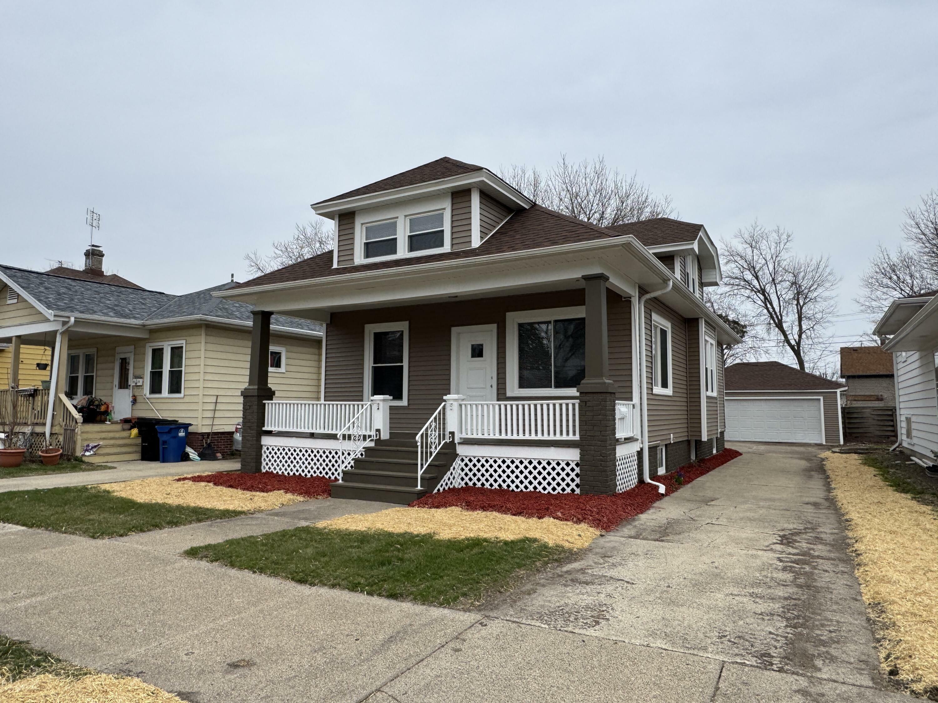 Property Photo: 2019 Carlisle Ave WI 53404