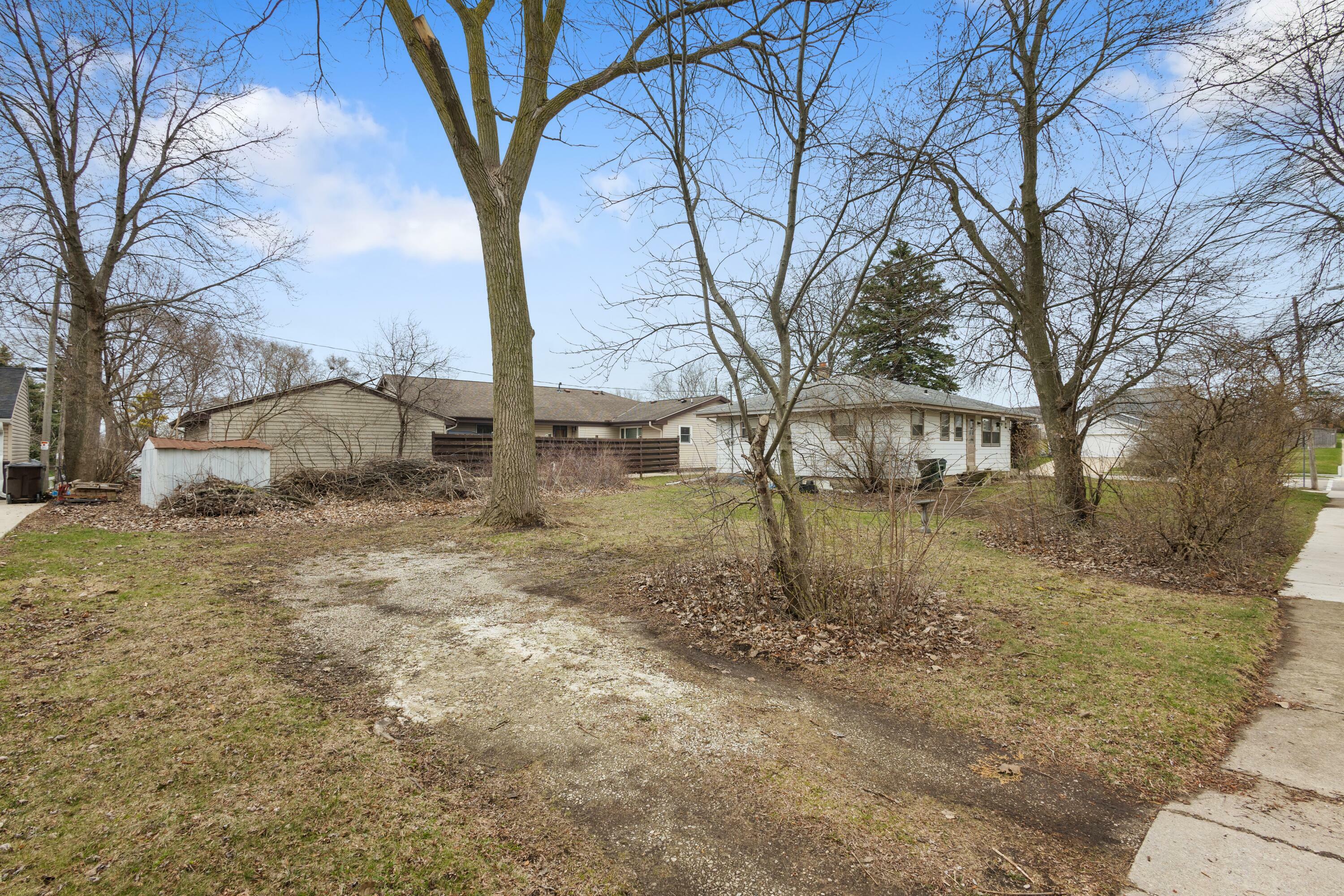 Property Photo: 8632 Broadway Dr WI 53177
