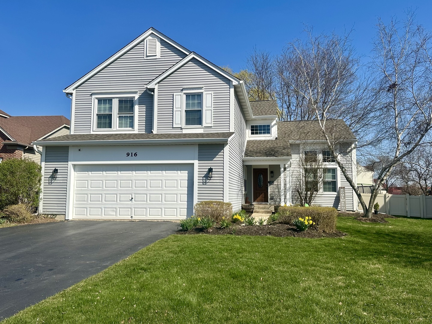 Property Photo: 916 Pimpernel Court IL 60540
