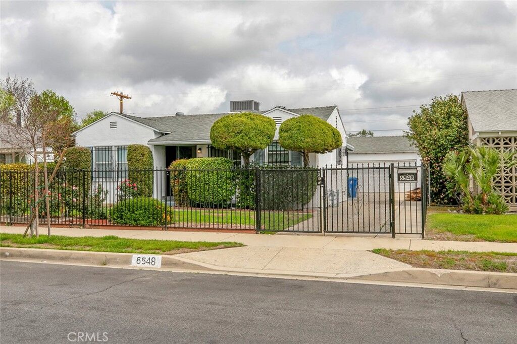 Property Photo:  6548 Beeman Avenue  CA 91606 