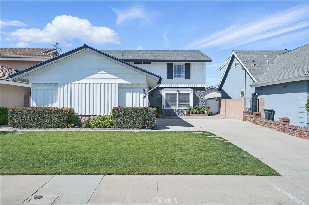 Property Photo:  5201 Del Serra Circle  CA 90623 