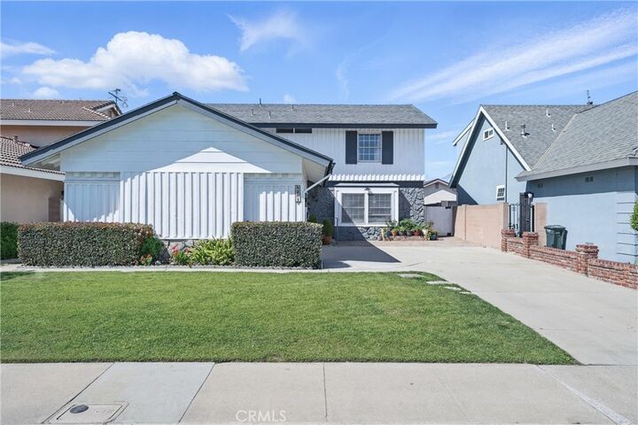Property Photo:  5201 Del Serra Circle  CA 90623 