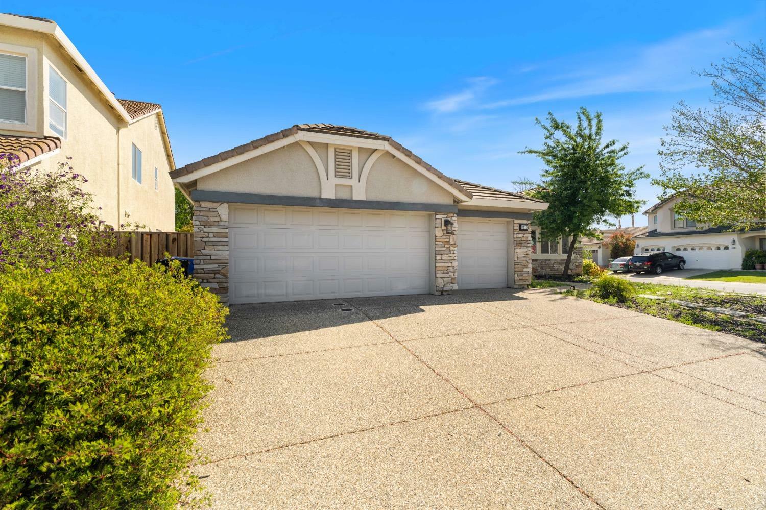 Property Photo: 7110 Gladwin Way CA 95757
