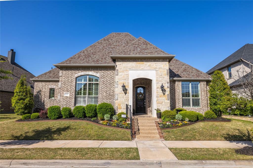 Property Photo: 4207 Pearl Crescent Lane TX 76005
