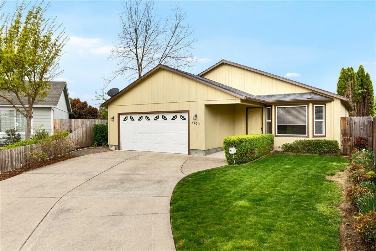 Property Photo: 2700 Brae Drive OR 97501