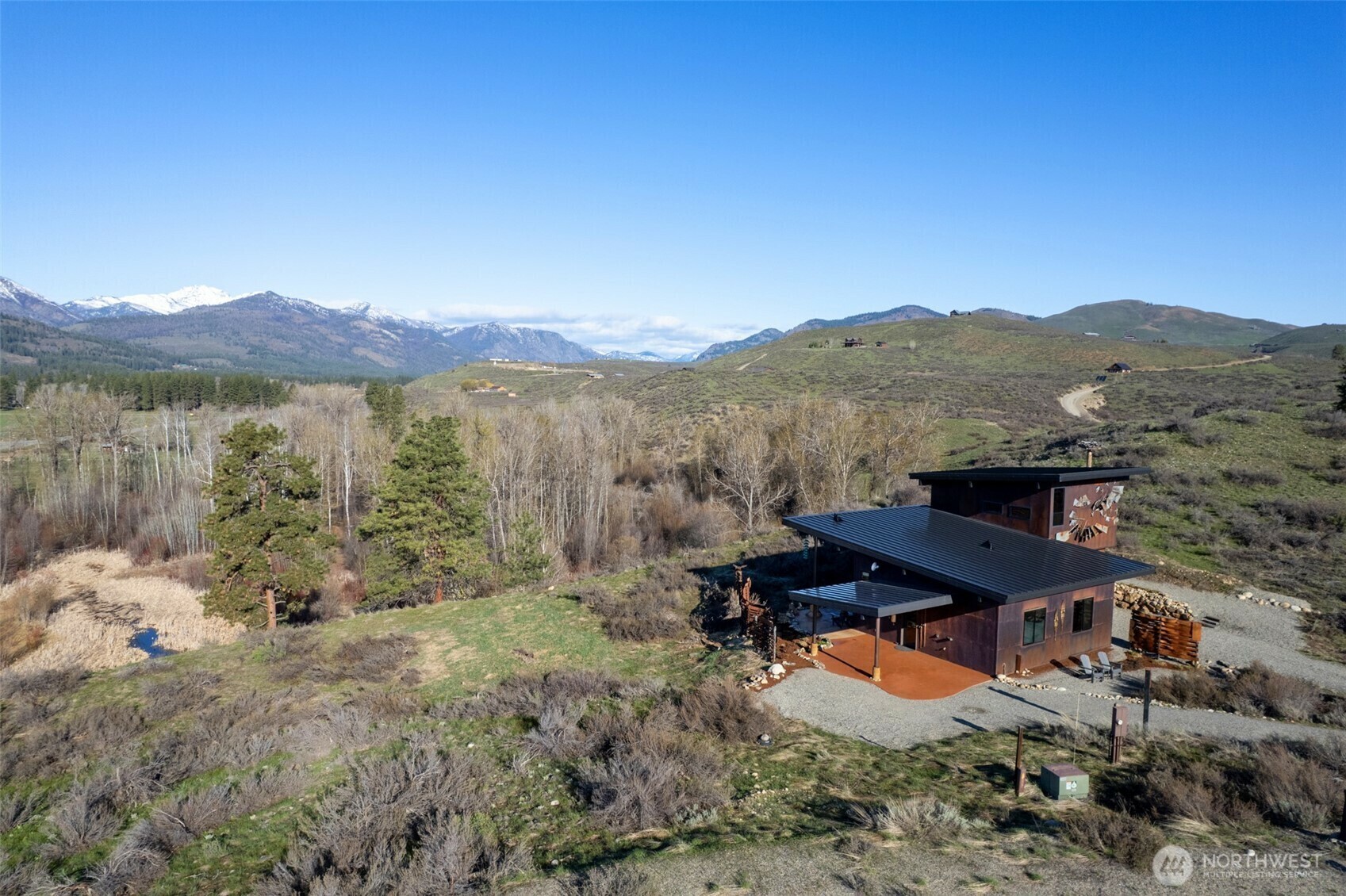 Property Photo: 2 Ridgecrest Lane WA 98862