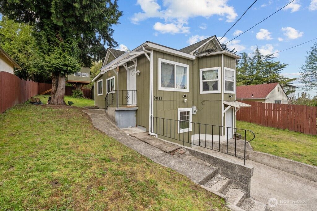 Property Photo: 9041 3rd Avenue S WA 98108