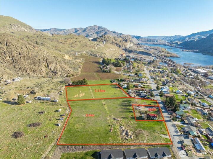 Property Photo: 123 Chelan Falls WA 98817