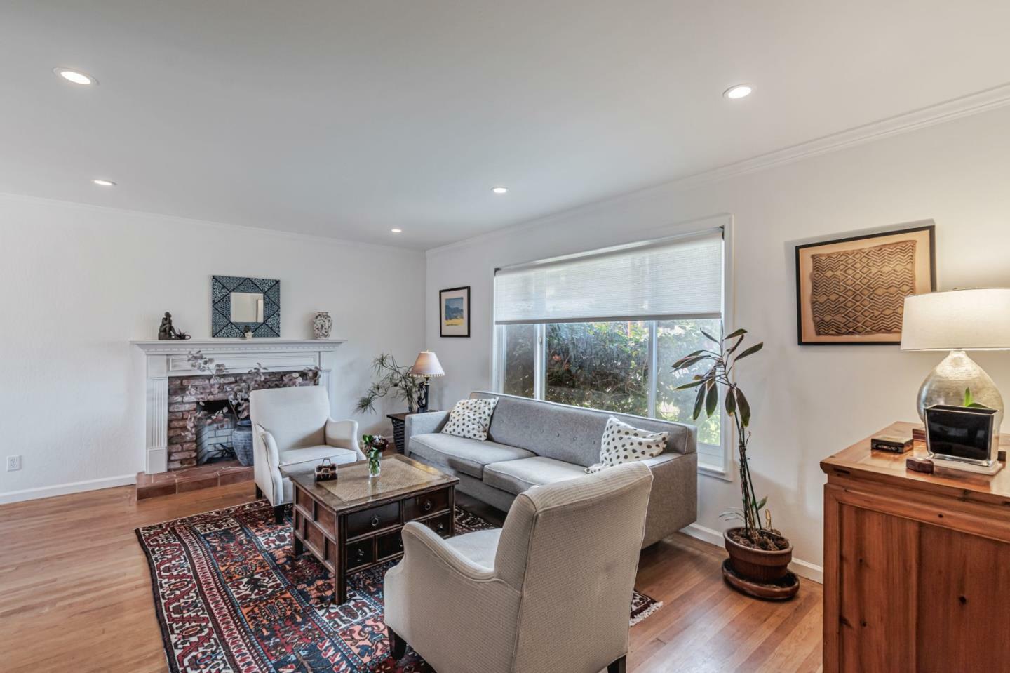 Property Photo: 2261 Whitman Way CA 94066