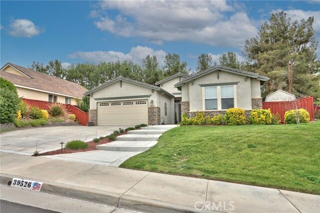 Property Photo:  39526 Sierra Madre Drive  CA 92563 