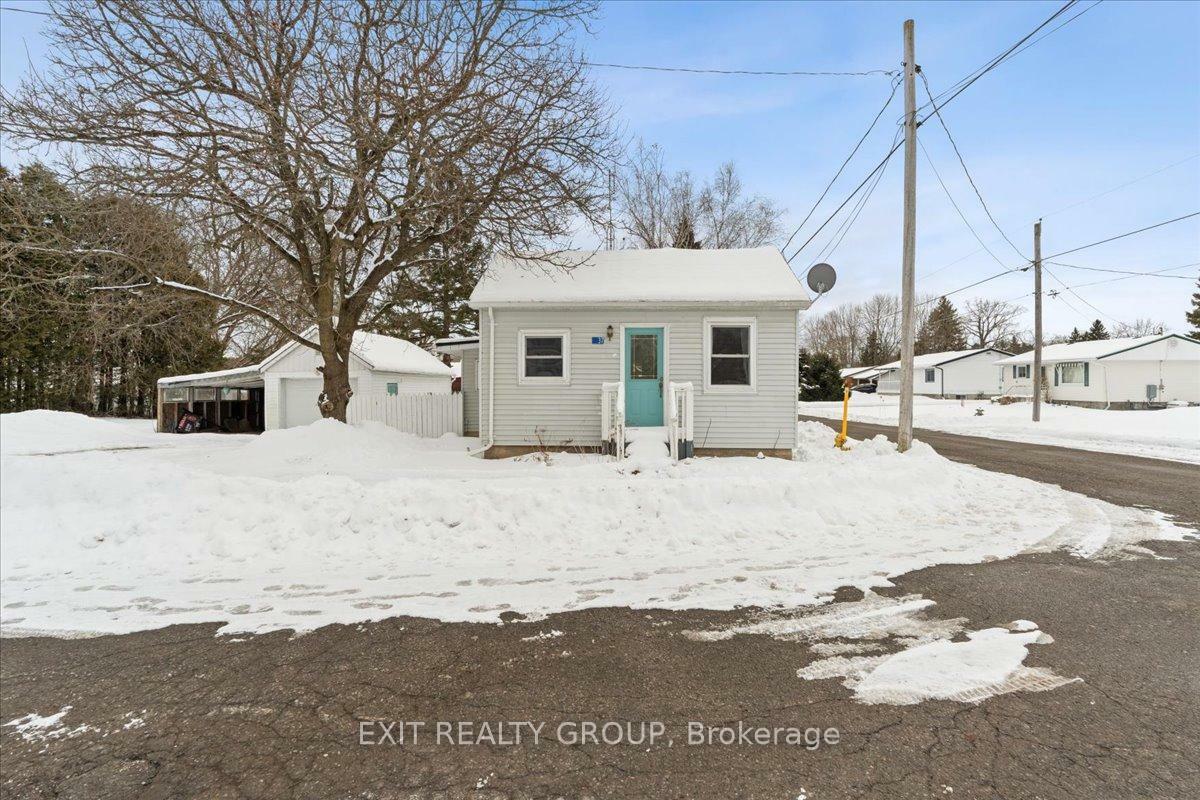 Property Photo: 37 Bruce Street ON K0K 2C0