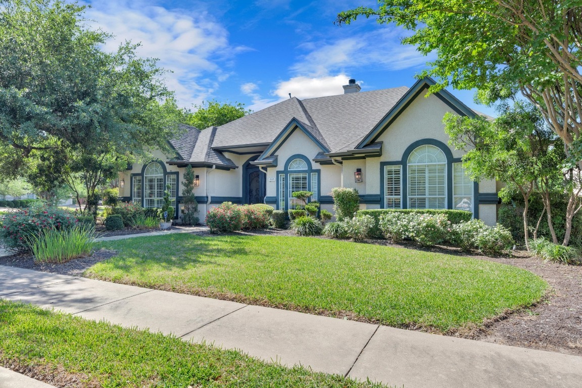 Property Photo: 1505 Lake Forest Cove TX 78665