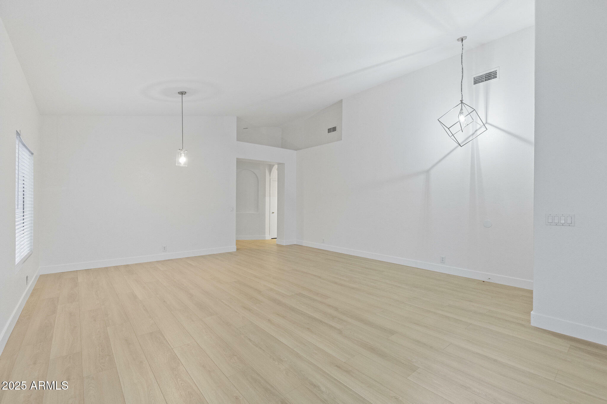 Property Photo: 11521 W Piccadilly Road AZ 85392