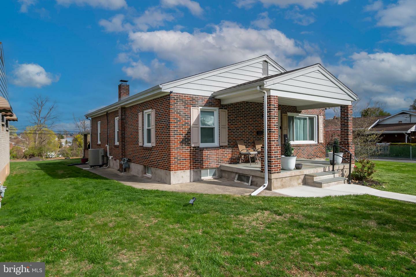 Property Photo: 300 Old Fritztown PA 19607