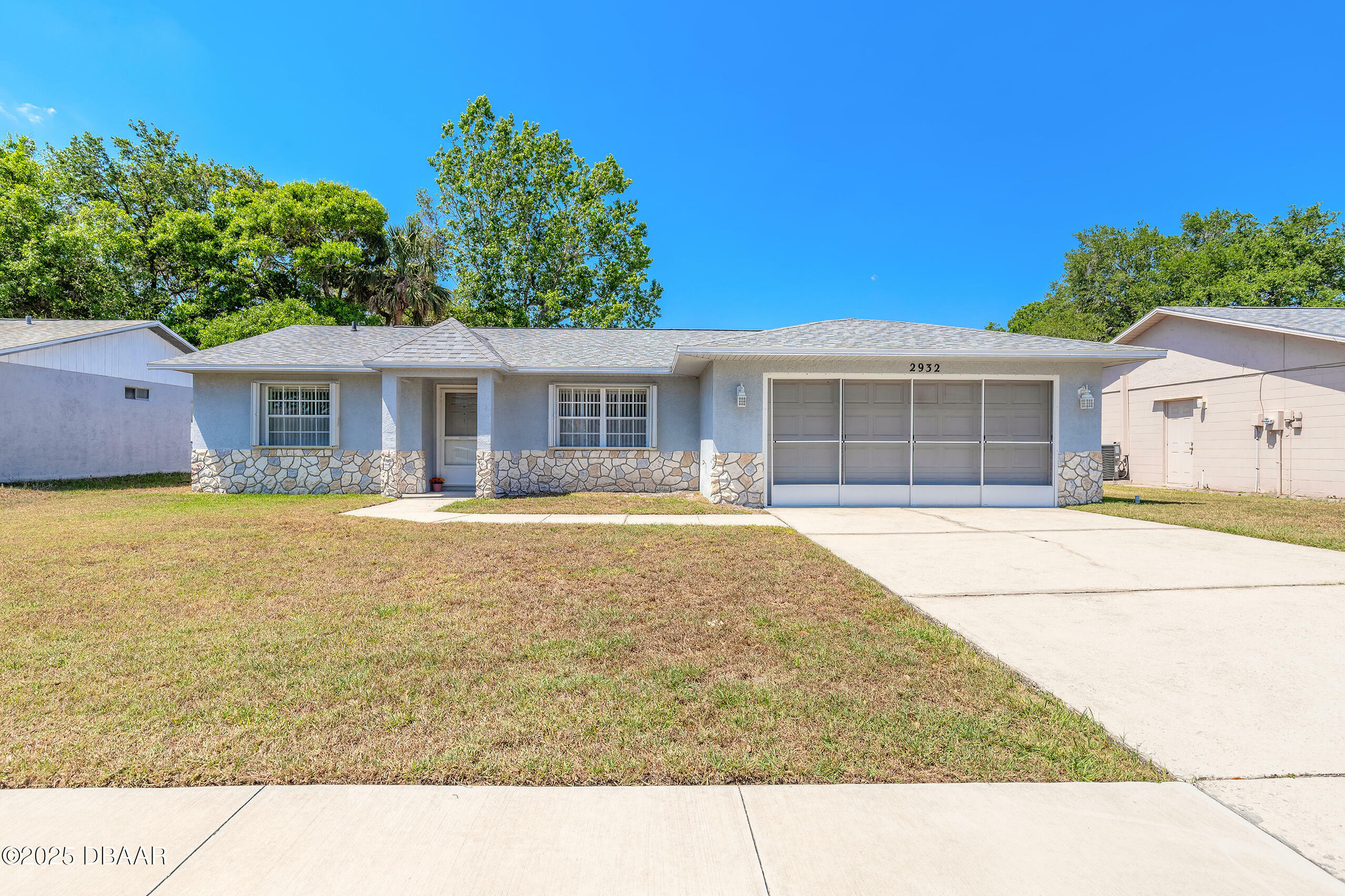 Property Photo: 2932 Bristol Lane FL 32119
