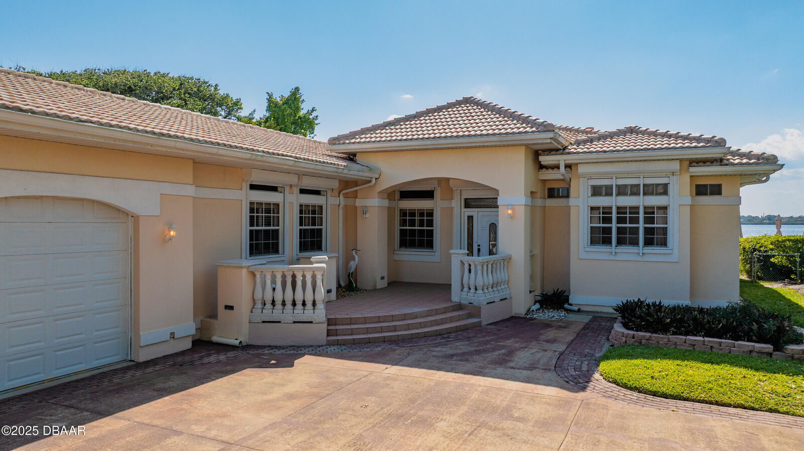 Property Photo:  2542 S Peninsula Drive  FL 32118 
