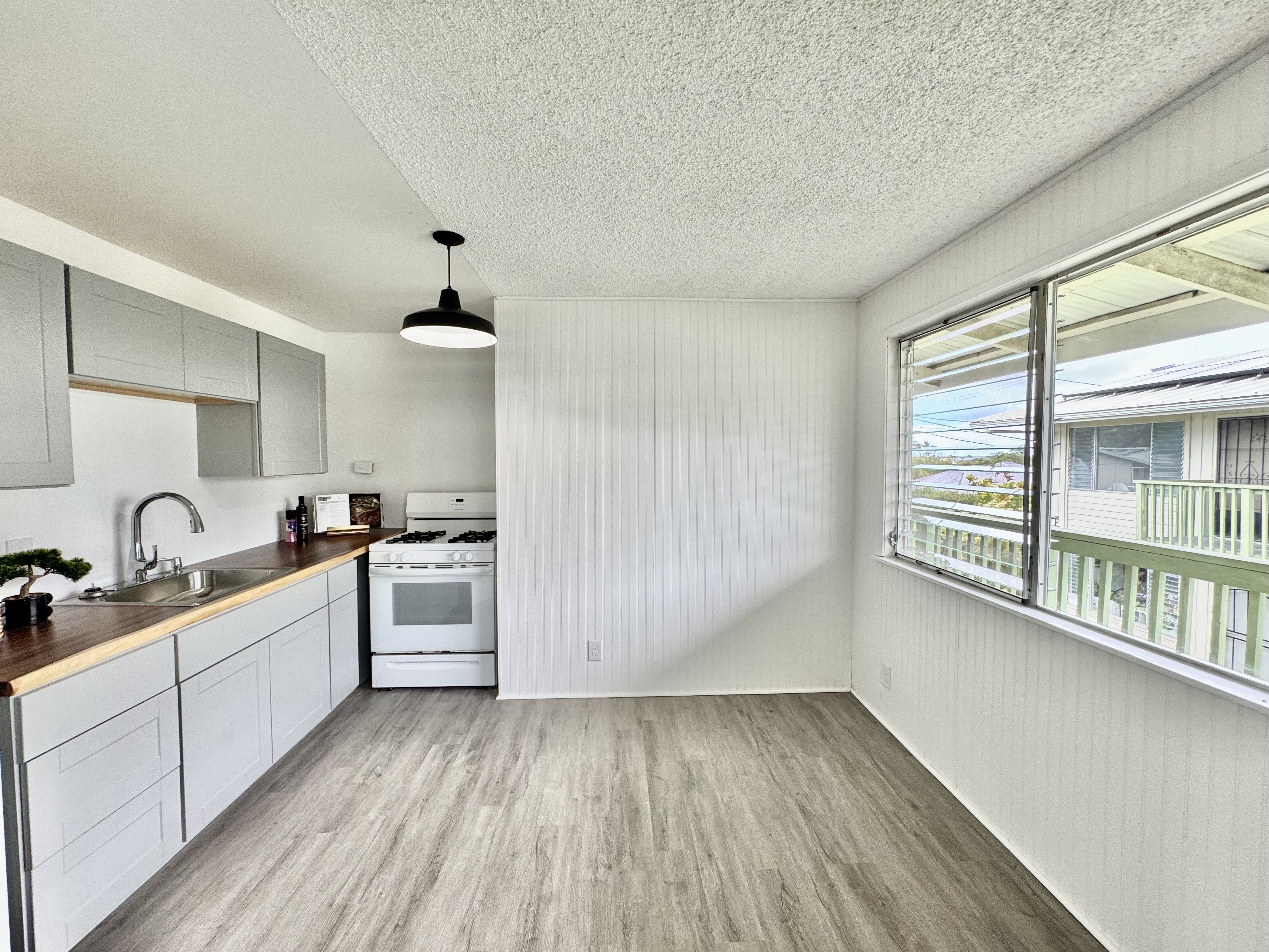 Property Photo: 485 Waianuenue Ave 224 HI 96720