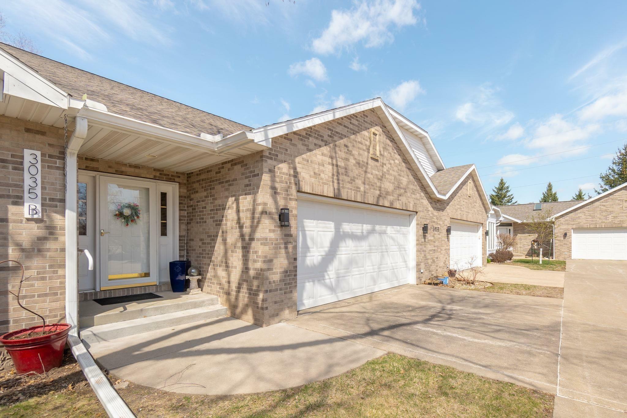Property Photo: 3035 Pheasant Drive B IA 50613