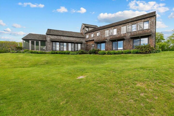 Property Photo:  1635 Isabella Beach Road  NY 06390 