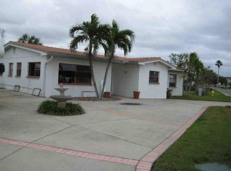 Property Photo: 17401 1st Street E FL 33708