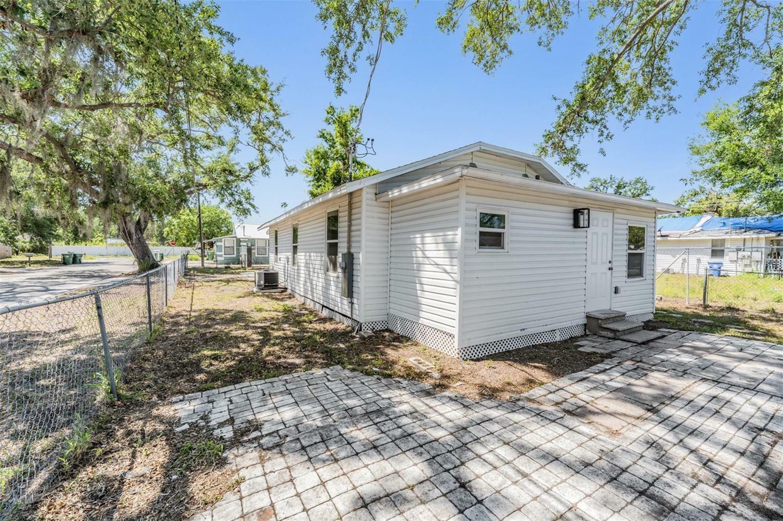 Property Photo: 1540 7th Avenue E FL 34208
