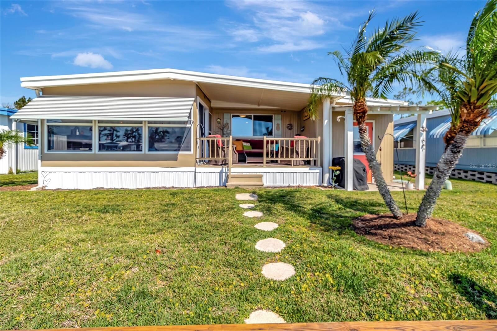 Property Photo:  1401 W Highway 50 142  FL 34711 