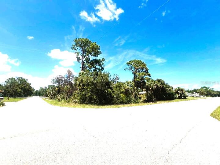 Property Photo:  17128 Wintergarden Avenue  FL 33948 