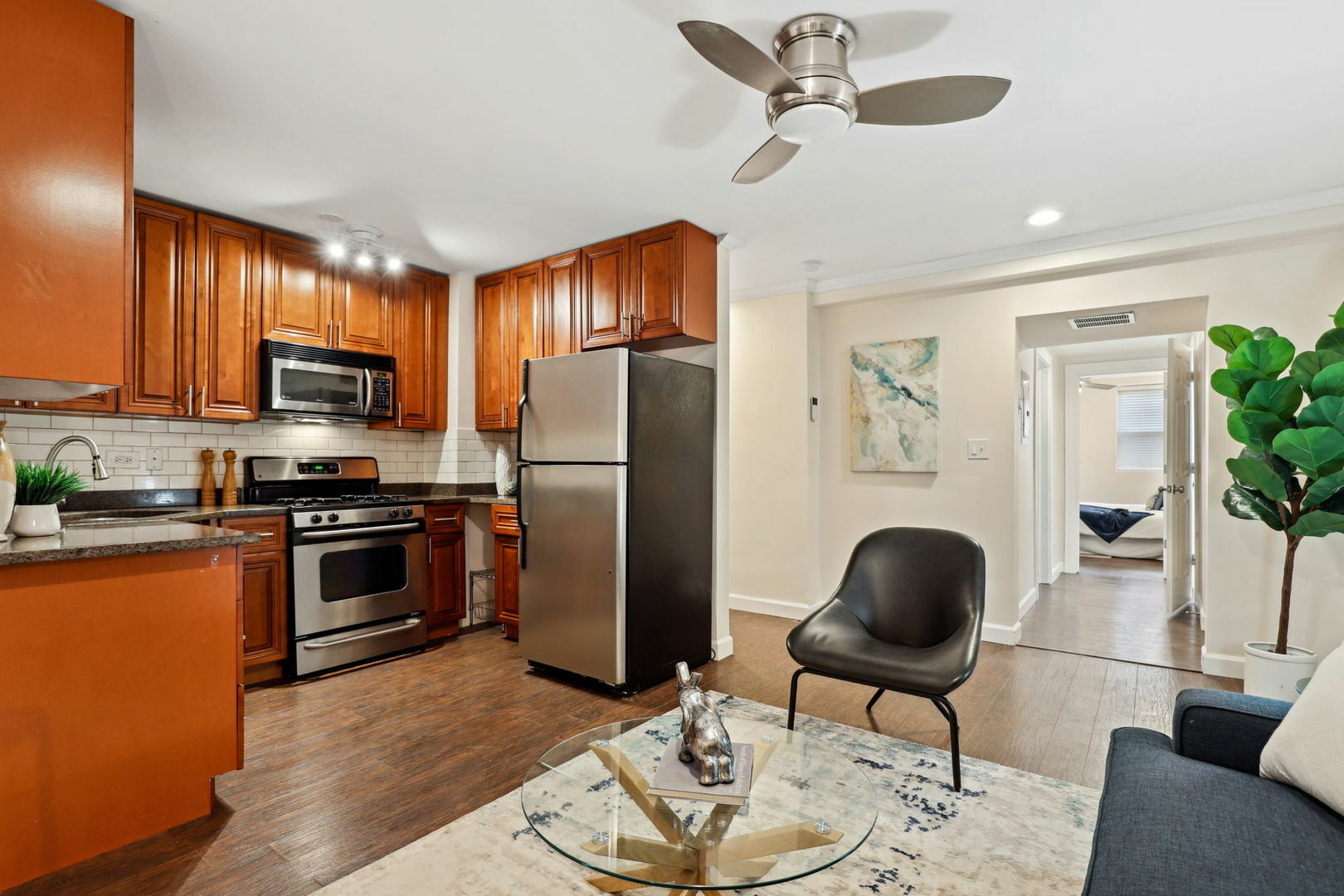 Property Photo: 3749 N Fremont Street G IL 60613