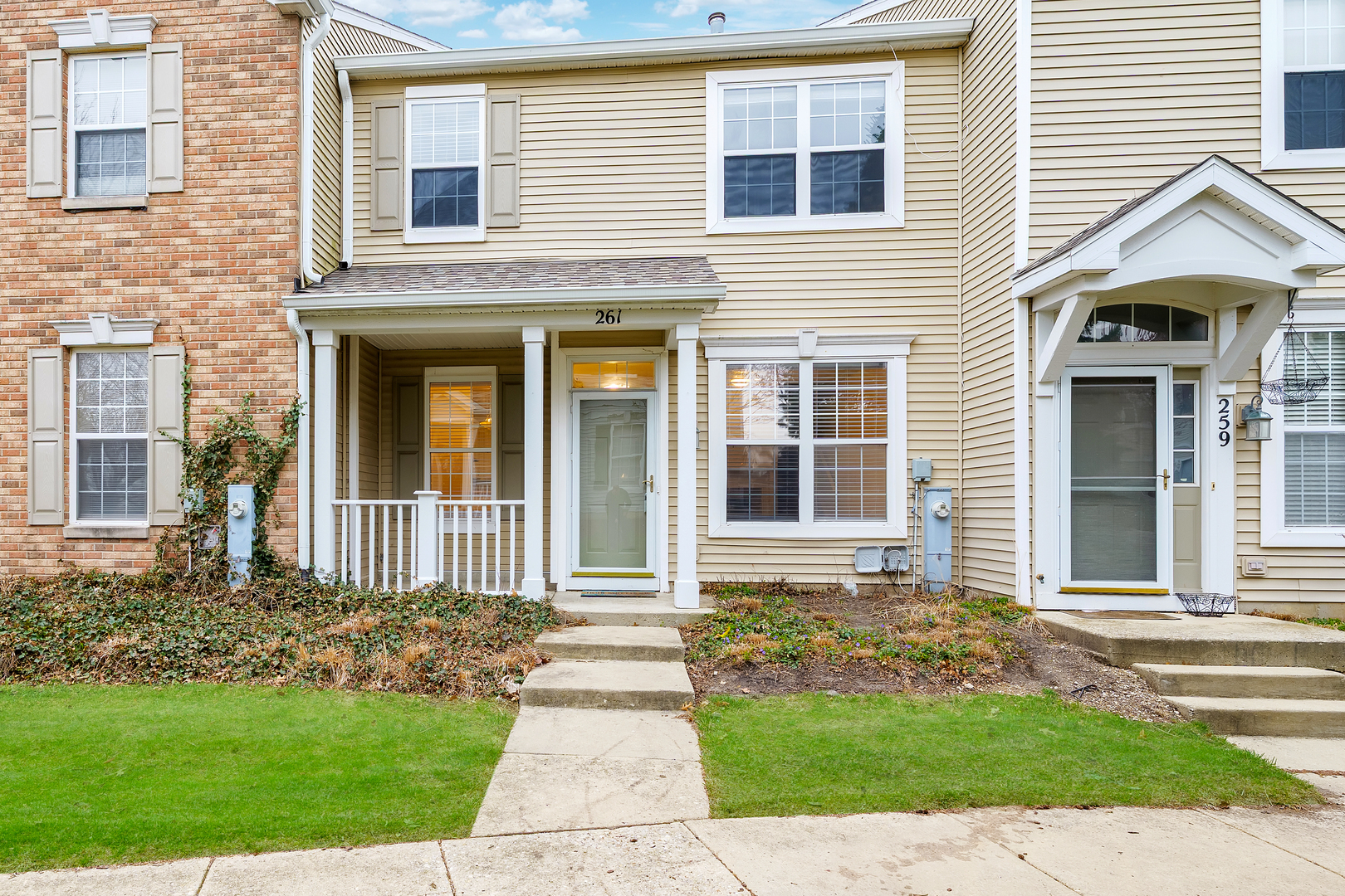 Property Photo: 261 Springbrook Trail IL 60543