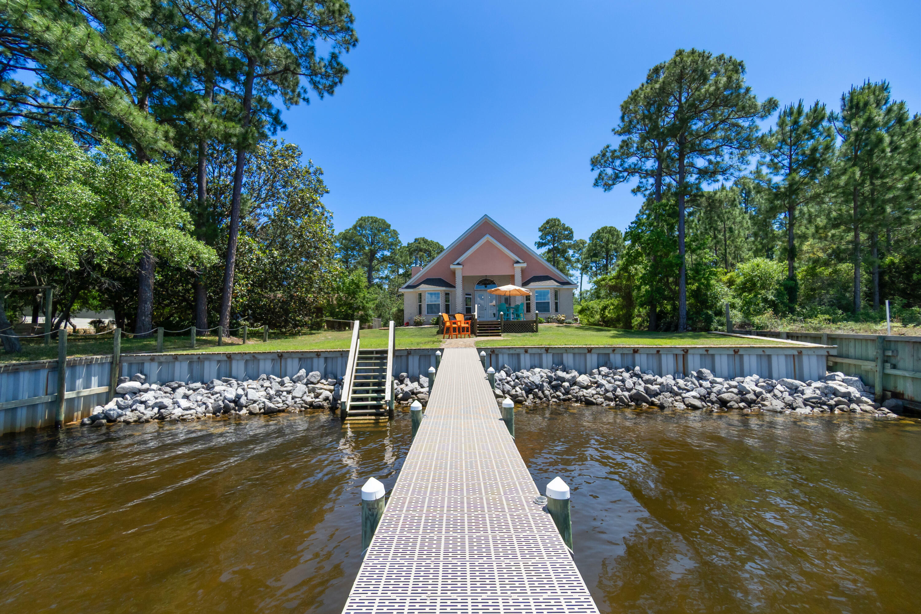 Property Photo: 5136 Point Shores Lane FL 32563