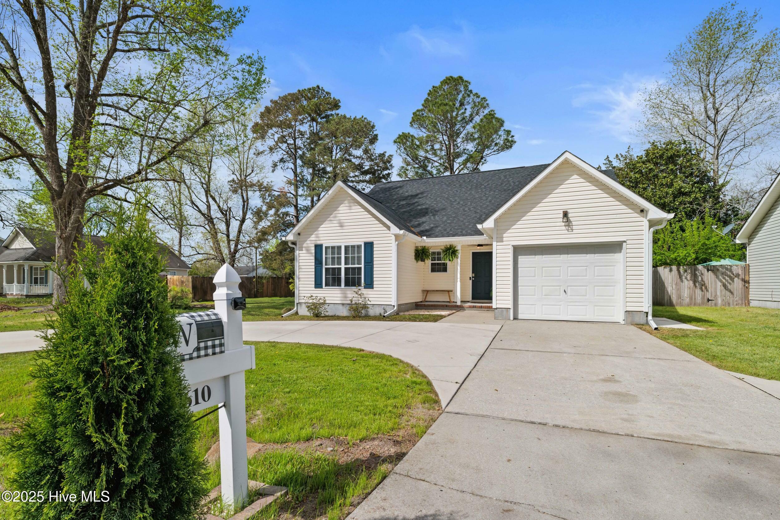 Property Photo: 610 Mattocks Avenue NC 28555