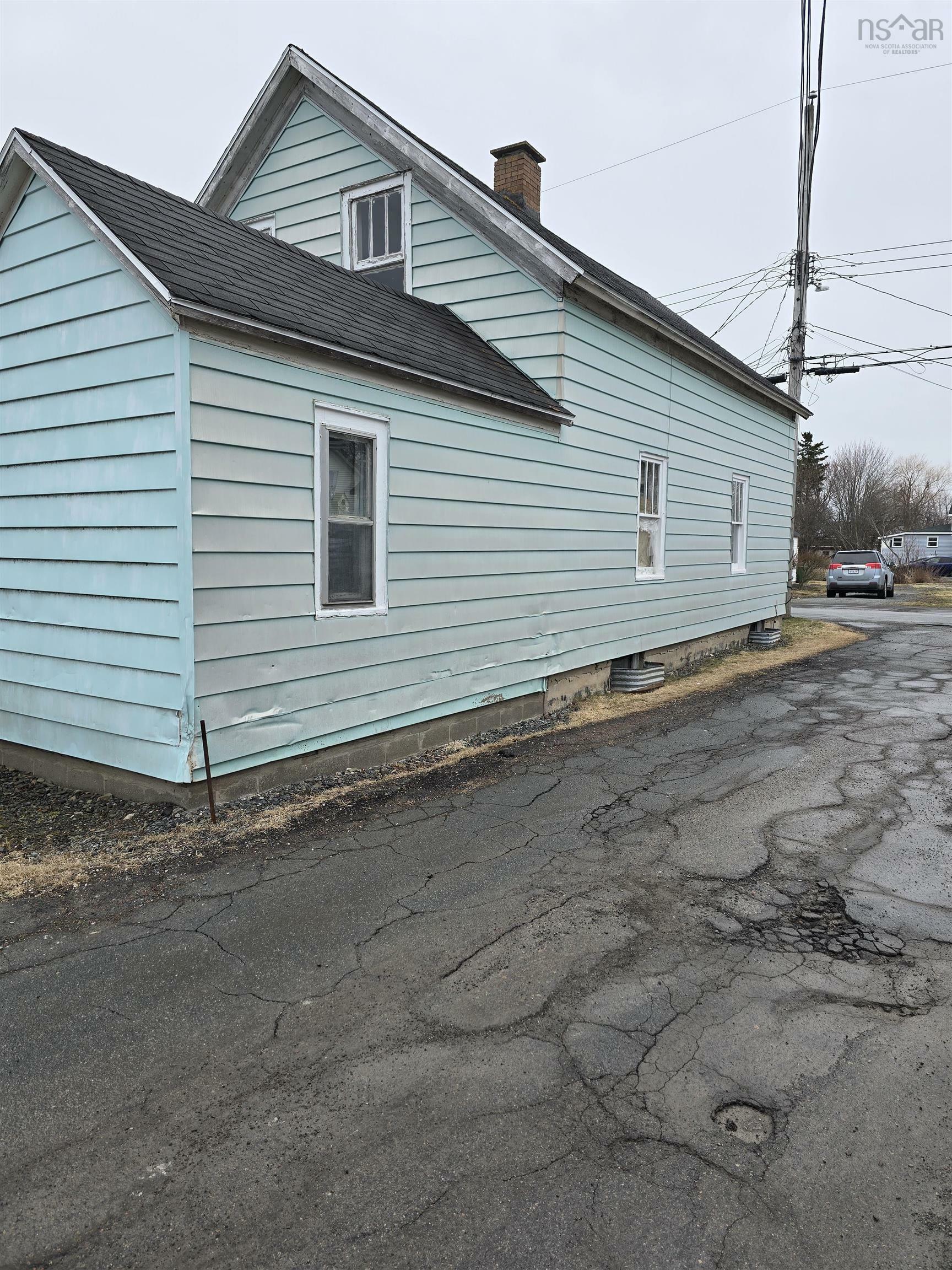 Property Photo: 2088 Diamond Street NS B0K 2A0