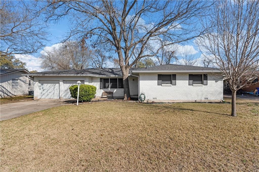 Property Photo: 2137 Hermanson Drive TX 76710