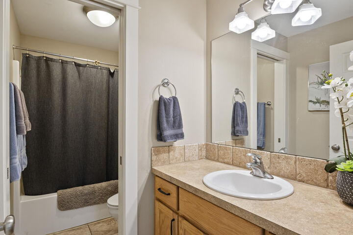 Property Photo:  2057 SE Blue Skies Lane  OR 97754 