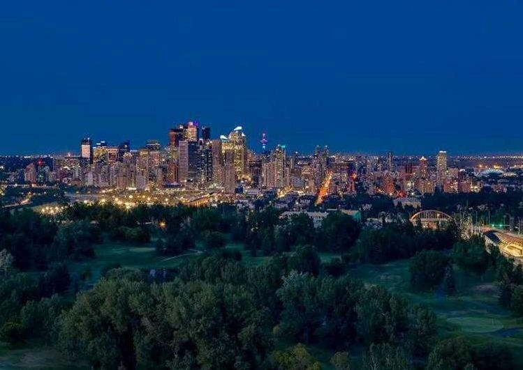 Property Photo: 99 Spruce Place SW 1502 AB T3C 3X7