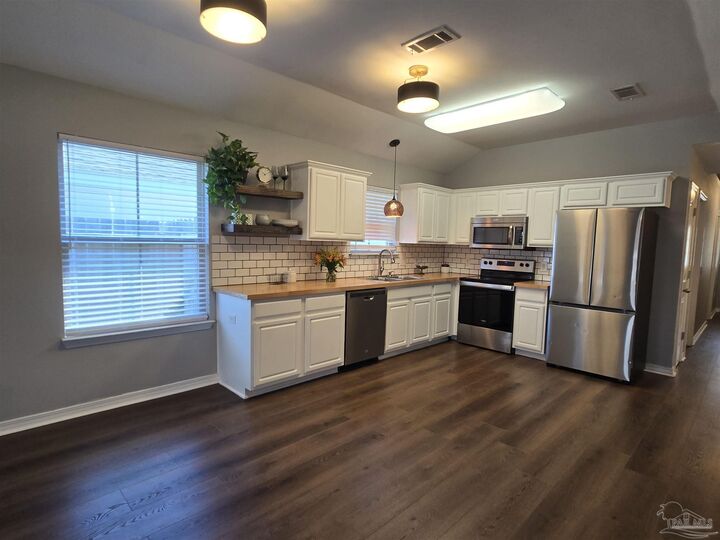 Property Photo: 5772 Pescara Dr FL 32571