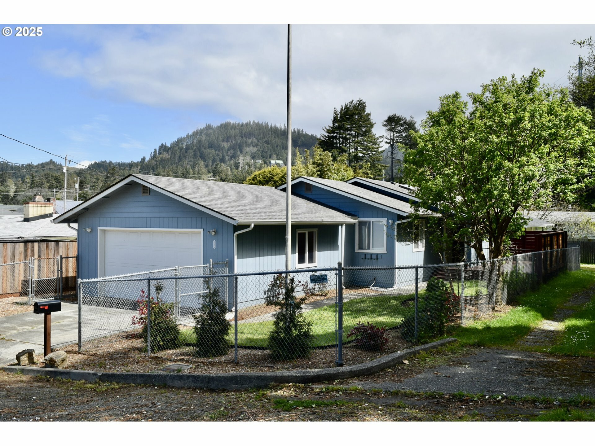 Property Photo: 29519 Crook St OR 97444