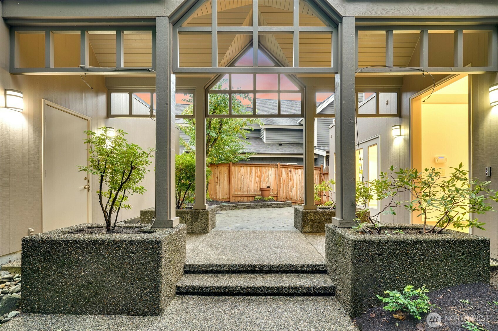 Property Photo: 5810 NE Arrowhead Drive WA 98028