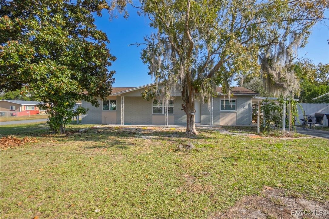 Property Photo: 77 Regina Boulevard FL 34465