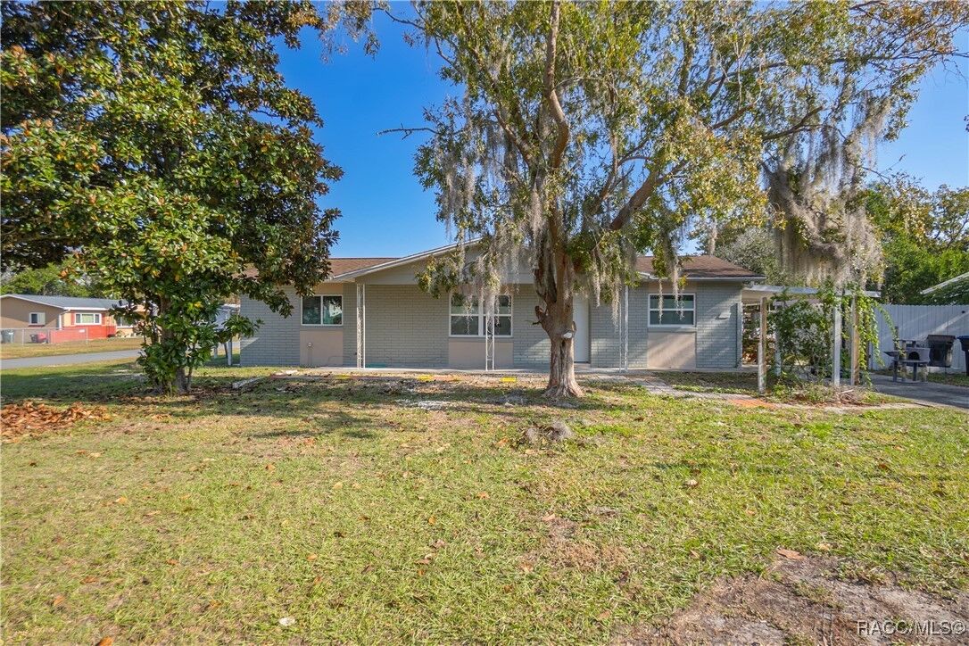 Property Photo: 77 Regina Boulevard FL 34465