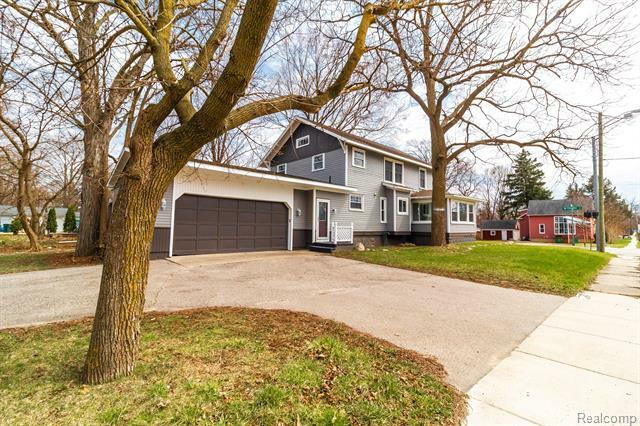 Property Photo: 938 W Oregon Street MI 48446