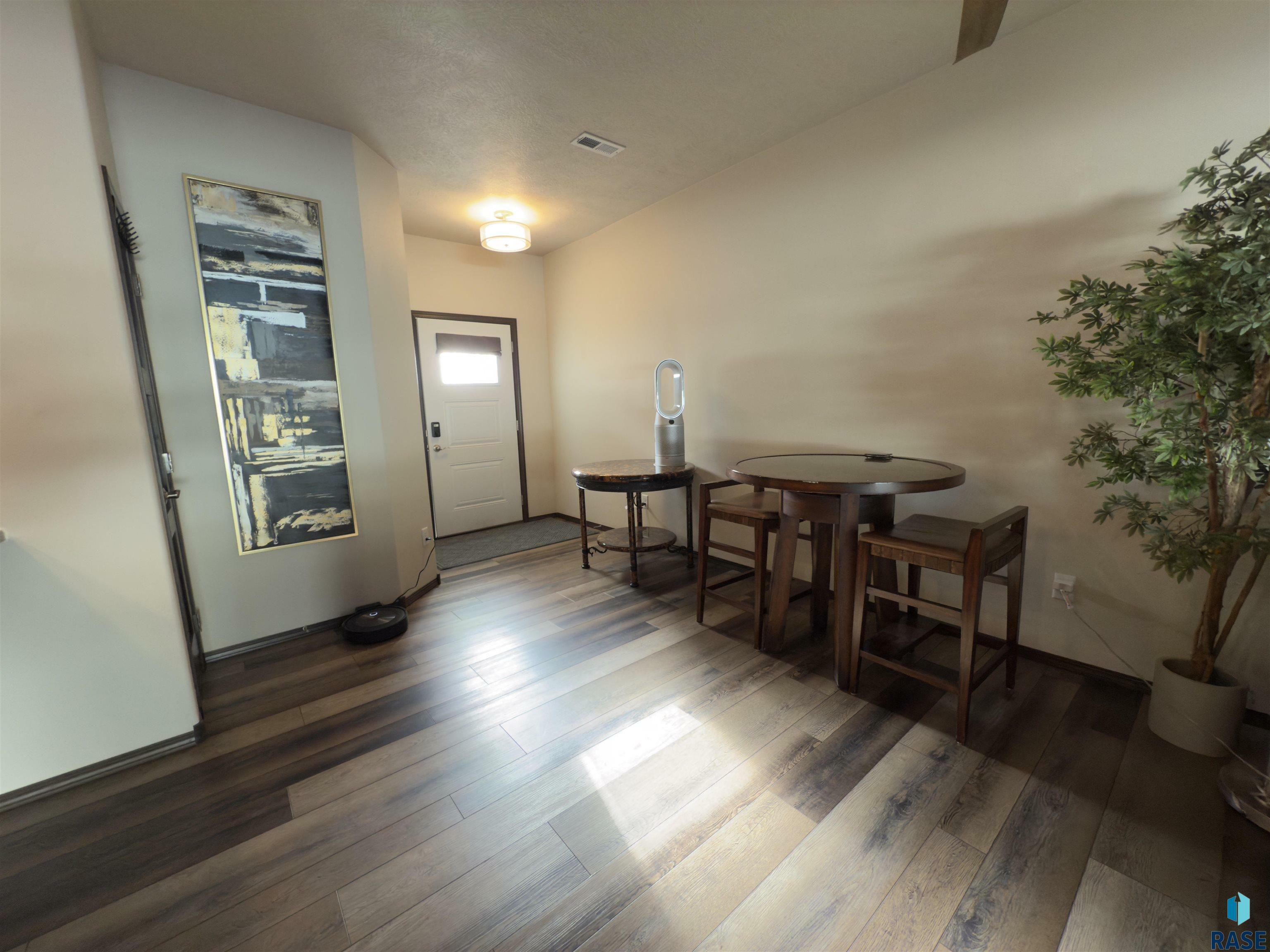 Property Photo: 4418 E Whisper Ridge Pl SD 57108