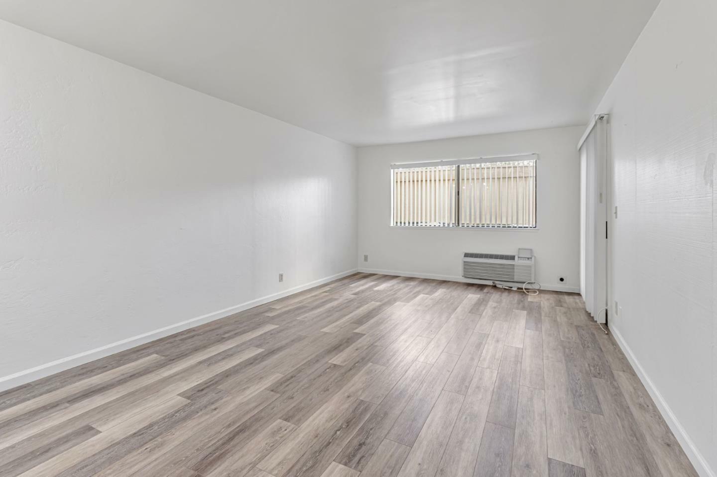 Property Photo: 980 Kiely Boulevard 116 CA 95051