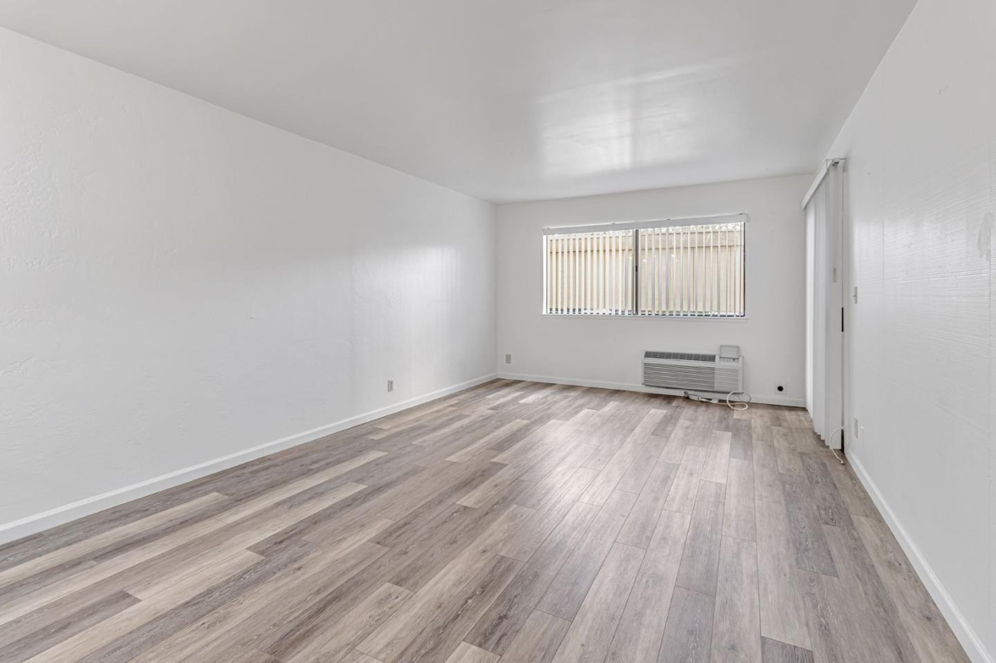 Property Photo:  980 Kiely Boulevard 116  CA 95051 