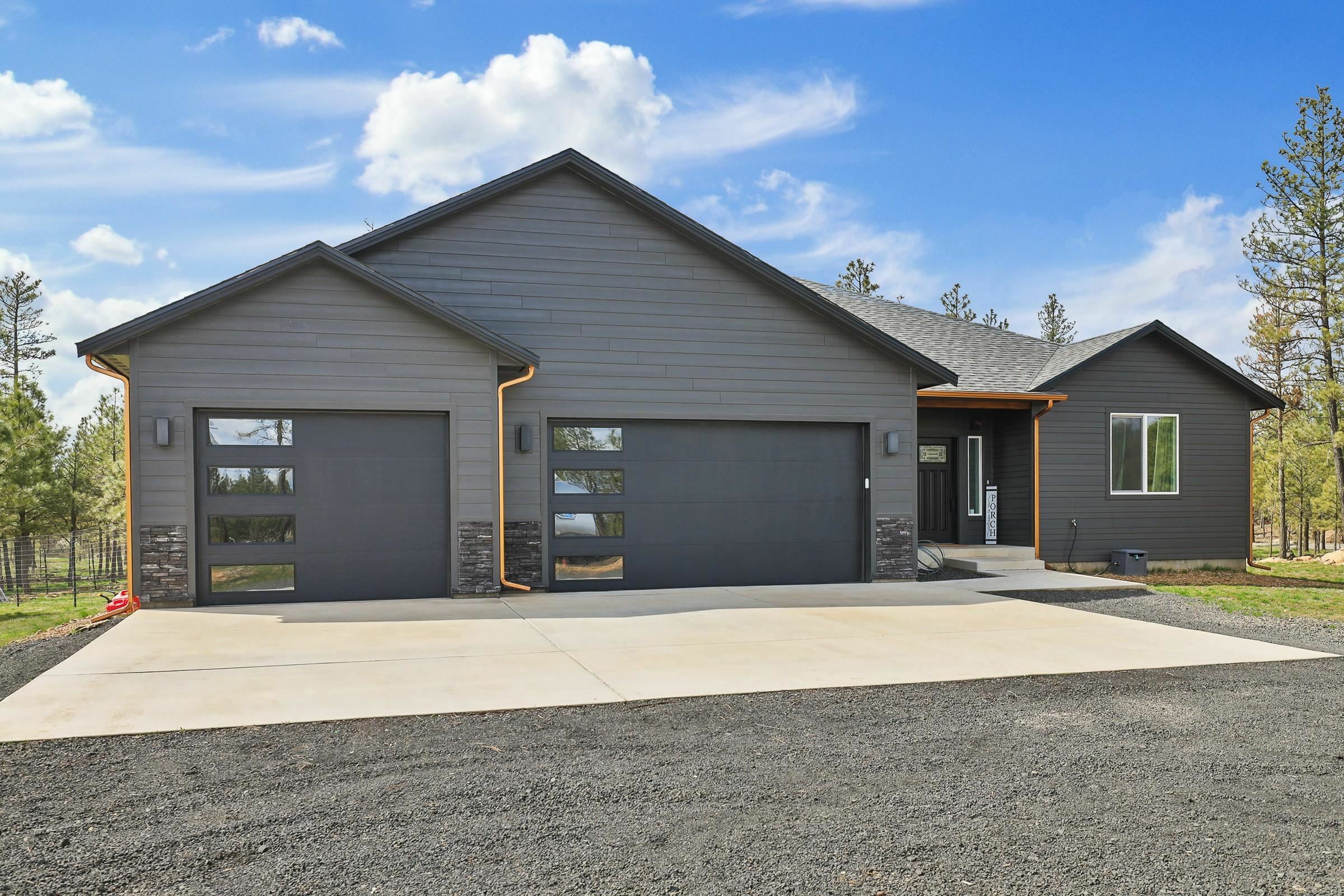 Property Photo: 22711 S Gateway Ln WA 99004